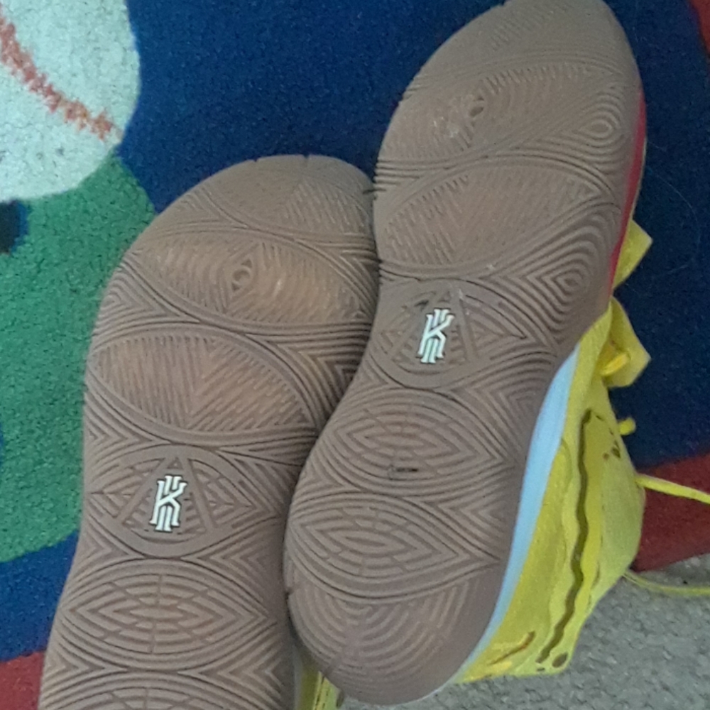 Spongebob Squarepants Kyrie Basketball shoes - Picture 7 of 8